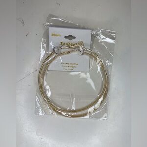 It‎ Girl NWT Women’s Elegant Gold Color Hoop Earrings